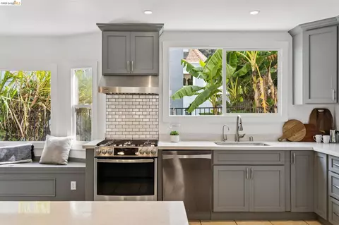 Kitchen - 2844 76th Ave, Oakland, CA 94605 photo 5 of 7