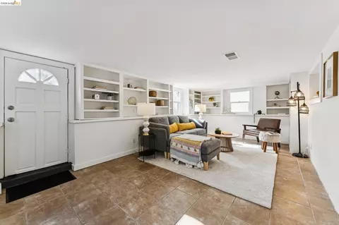 Living - 2844 76th Ave, Oakland, CA 94605 photo 6 of 6