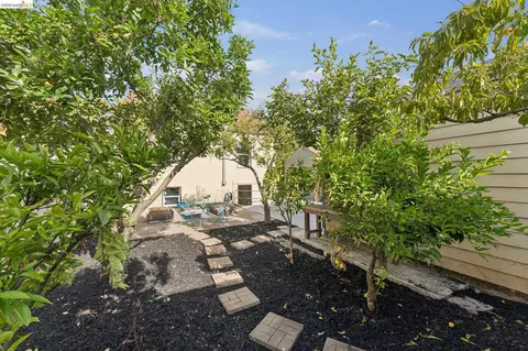 Exterior - 2844 76th Ave, Oakland, CA 94605 photo 3 of 10