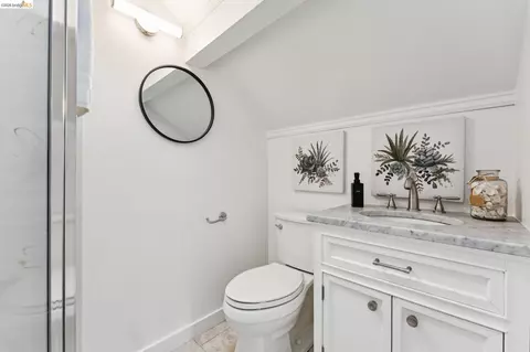 Bath - 2844 76th Ave, Oakland, CA 94605 photo 4 of 5