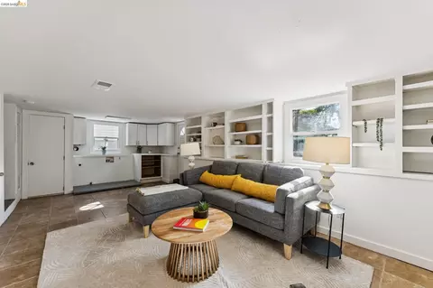Living - 2844 76th Ave, Oakland, CA 94605 photo 4 of 6