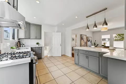 Kitchen - 2844 76th Ave, Oakland, CA 94605 photo 4 of 7