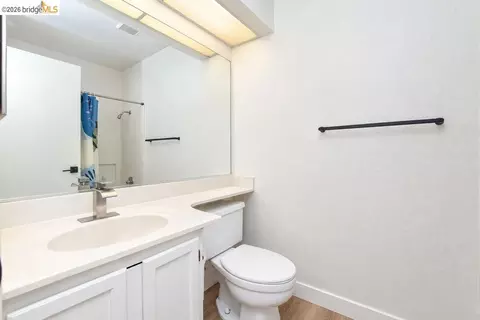 Bath - 7260 Cronin Cir, Dublin, CA 94568 photo 1 of 2