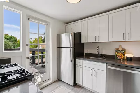 Kitchen - 3014 College Ave, Berkeley, CA 94705 photo 1 of 3