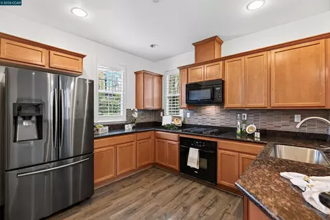 Kitchen - 516 Falling Star Dr, Martinez, CA 94553 photo 1 of 3