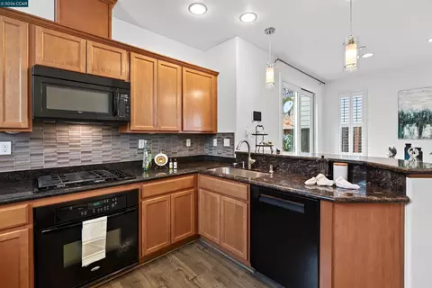 Kitchen - 516 Falling Star Dr, Martinez, CA 94553 photo 3 of 3