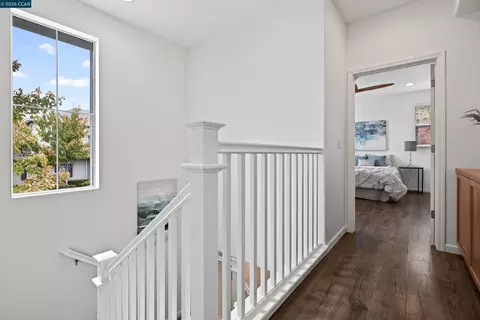 Entry Way - 516 Falling Star Dr, Martinez, CA 94553 photo 3 of 4