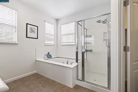 Bath - 516 Falling Star Dr, Martinez, CA 94553 photo 3 of 4