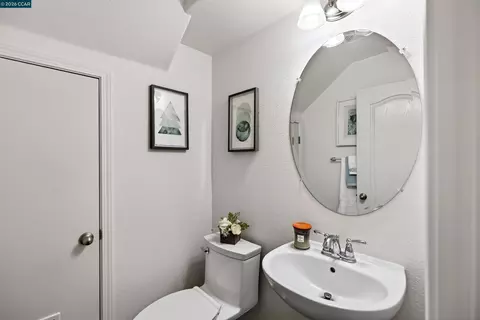 Bath - 516 Falling Star Dr, Martinez, CA 94553 photo 1 of 4