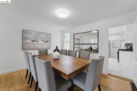 Dining - 1826 Moraga St, San Francisco, CA 94122 photo 2 of 4