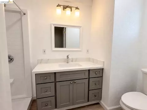 Bath - 27732 Dolphin Ln, Hayward, CA 94545 photo 2 of 2