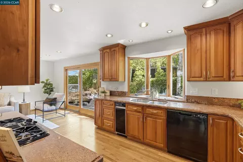 Kitchen - 5685 White Mountain Ct, Martinez, CA 94553 photo 1 of 4
