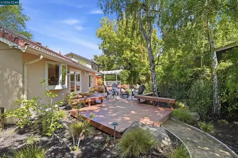 Exterior - 5685 White Mountain Ct, Martinez, CA 94553 photo 8 of 11