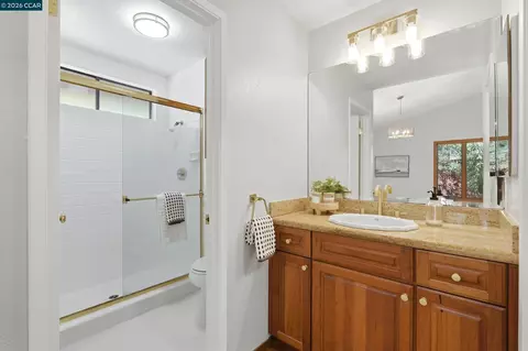 Bath - 5685 White Mountain Ct, Martinez, CA 94553 photo 1 of 2