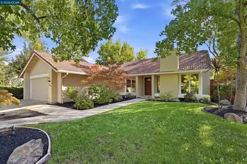 Exterior - 5685 White Mountain Ct, Martinez, CA 94553 photo 2 of 11