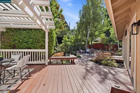 Exterior - 5685 White Mountain Ct, Martinez, CA 94553 photo 6 of 11