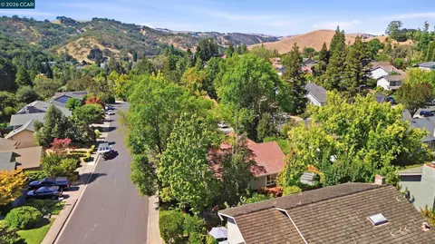 View/Area - 5685 White Mountain Ct, Martinez, CA 94553 photo 4 of 7