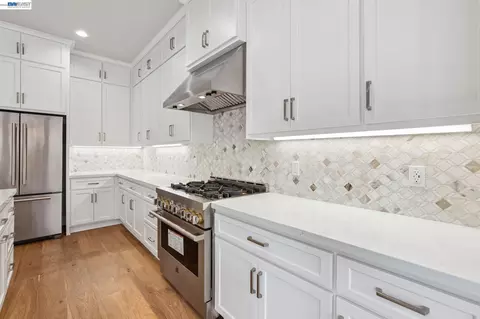 Kitchen - 2312 Sanderling Ave, Marina, CA 93933 photo 3 of 3