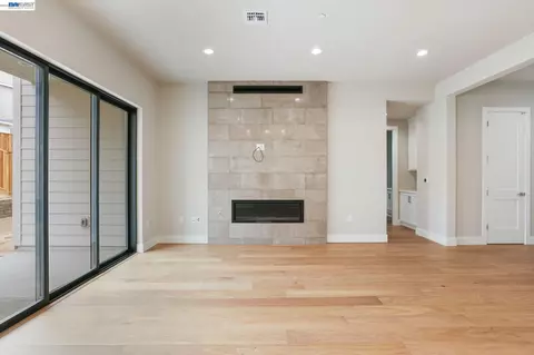 Living - 2312 Sanderling Ave, Marina, CA 93933 photo 3 of 6