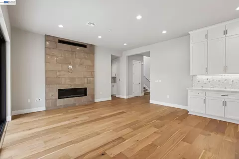 Living - 2312 Sanderling Ave, Marina, CA 93933 photo 2 of 6