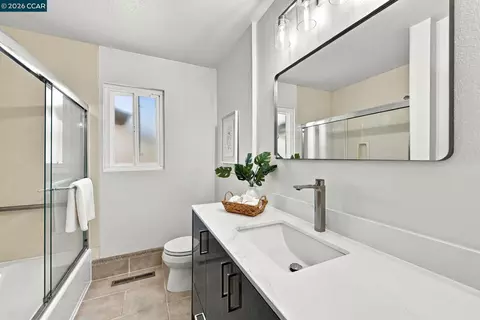Bath - 2520 Benedict Dr, San Leandro, CA 94577 photo 1 of 3