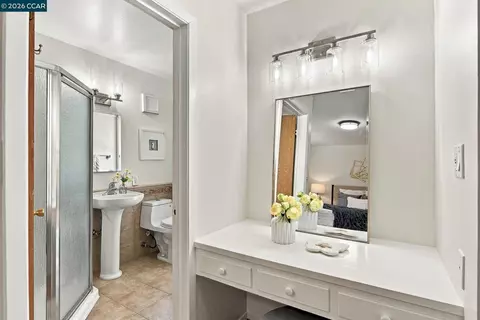 Bath - 2520 Benedict Dr, San Leandro, CA 94577 photo 2 of 3