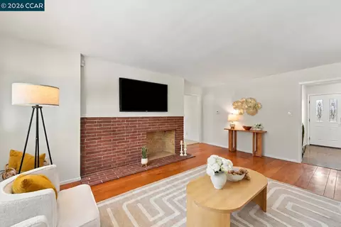 Living - 2520 Benedict Dr, San Leandro, CA 94577 photo 3 of 10