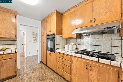Kitchen - 2520 Benedict Dr, San Leandro, CA 94577 photo 3 of 4