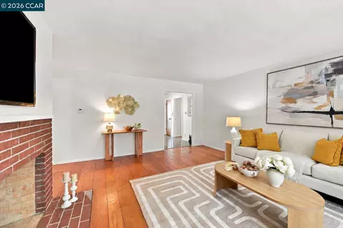 Living - 2520 Benedict Dr, San Leandro, CA 94577 photo 4 of 10