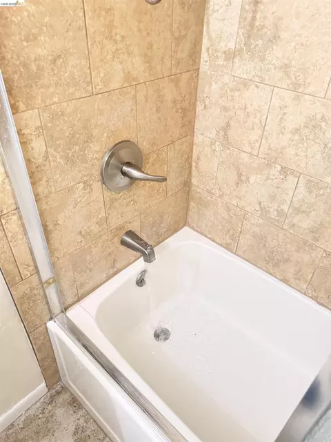 Bath - 2424 Ellison Dr, Modesto, CA 95355 photo 4 of 4