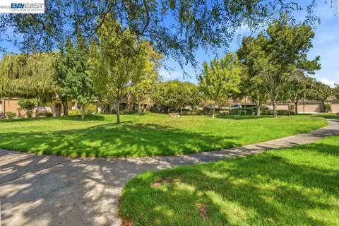 Exterior - 3349 Solomon Ln, Alameda, CA 94502 photo 7 of 7