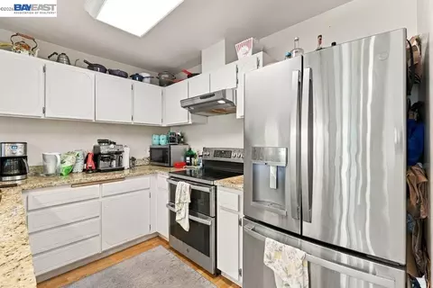 Kitchen - 3349 Solomon Ln, Alameda, CA 94502 photo 1 of 2