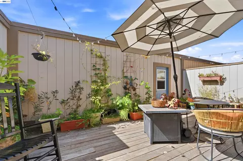 Exterior - 3349 Solomon Ln, Alameda, CA 94502 photo 5 of 7