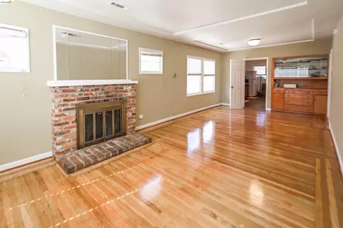 Living - 1643 68th Ave, Oakland, CA 94621 photo 2 of 2