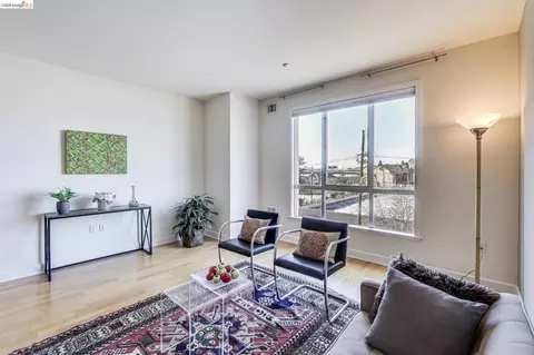 Living - 585 9th St #441, Oakland, CA 94607 photo 3 of 3