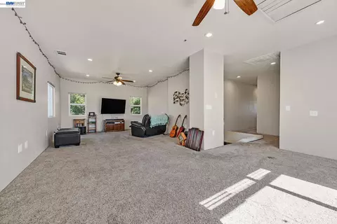 Living - 649 Jade Pl, Livermore, CA 94550 photo 6 of 6