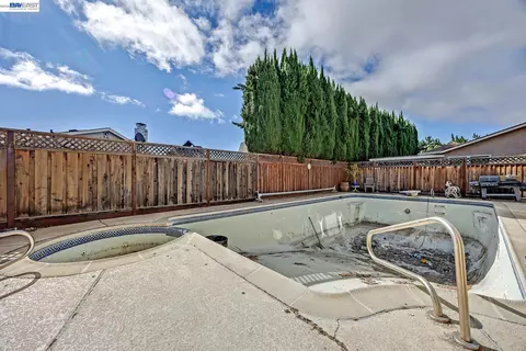 Exterior - 649 Jade Pl, Livermore, CA 94550 photo 6 of 8