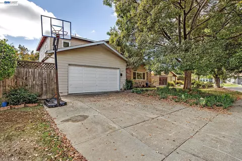 Exterior - 649 Jade Pl, Livermore, CA 94550 photo 2 of 8