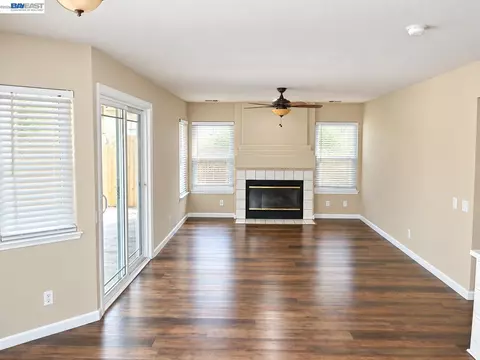 Living - 1825 Mark Mead Ln, Modesto, CA 95356 photo 2 of 2