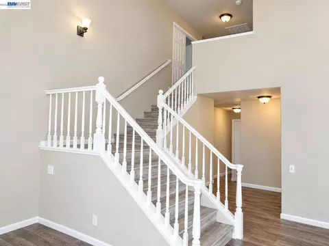 Entry Way - 1825 Mark Mead Ln, Modesto, CA 95356 photo 3 of 3