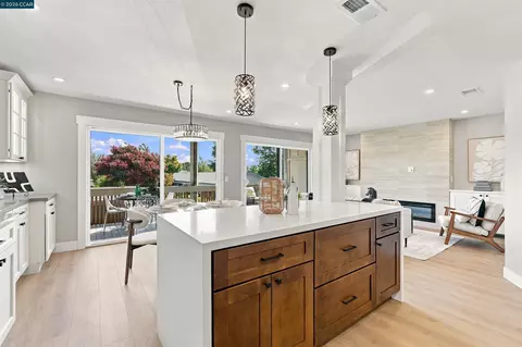 2501 Pine Knoll Dr #10, Walnut Creek, CA 94595