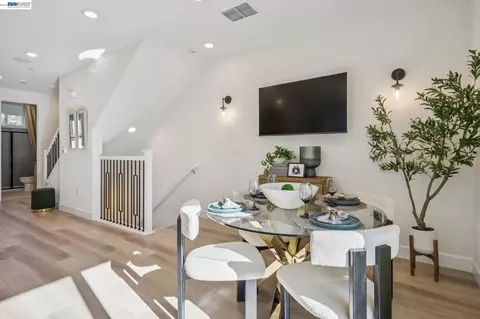 Dining - 1216 Walters Ct, Concord, CA 94520 photo 3 of 4