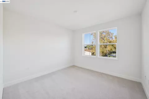 Bedroom - 1216 Walters Ct, Concord, CA 94520 photo 2 of 14