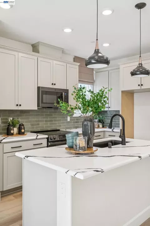 Kitchen - 1216 Walters Ct, Concord, CA 94520 photo 3 of 6