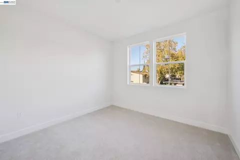 Bedroom - 1216 Walters Ct, Concord, CA 94520 photo 4 of 14