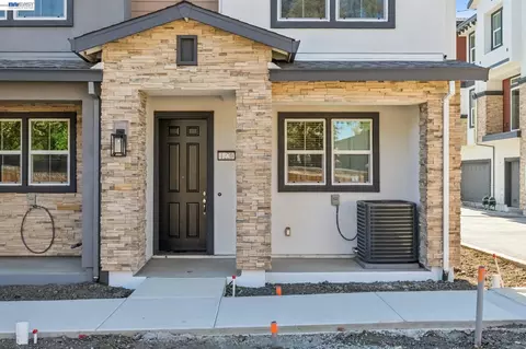 Exterior - 1216 Walters Ct, Concord, CA 94520 photo 3 of 7
