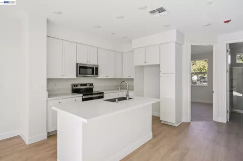 Kitchen - 1216 Walters Ct, Concord, CA 94520 photo 1 of 6