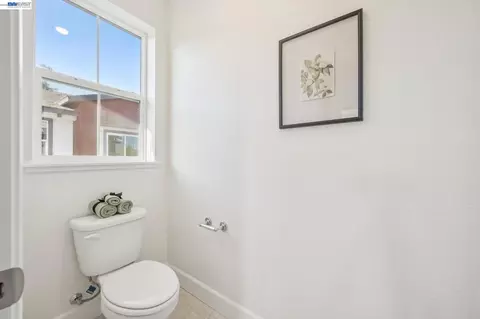 Entry Way - 1216 Walters Ct, Concord, CA 94520 photo 7 of 8