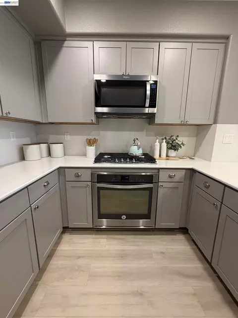Kitchen - 558 Clover Cir, Milpitas, CA 95035 photo 2 of 2