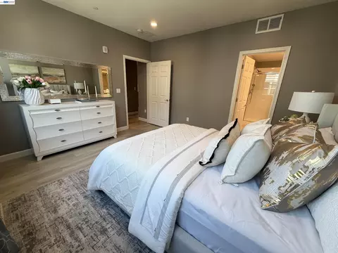 Bedroom - 558 Clover Cir, Milpitas, CA 95035 photo 1 of 3